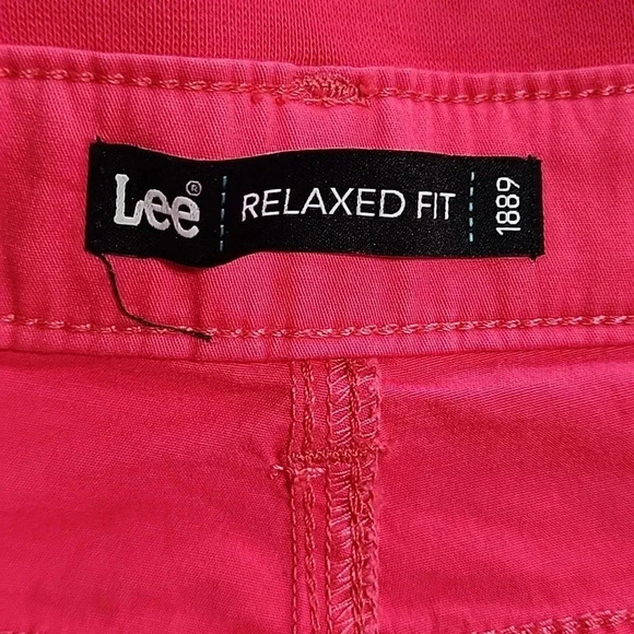 Women's Lee Relaxed Fit Capris, Pink, Size 4 Medium, Pre-Owned - Picture 9 of 11